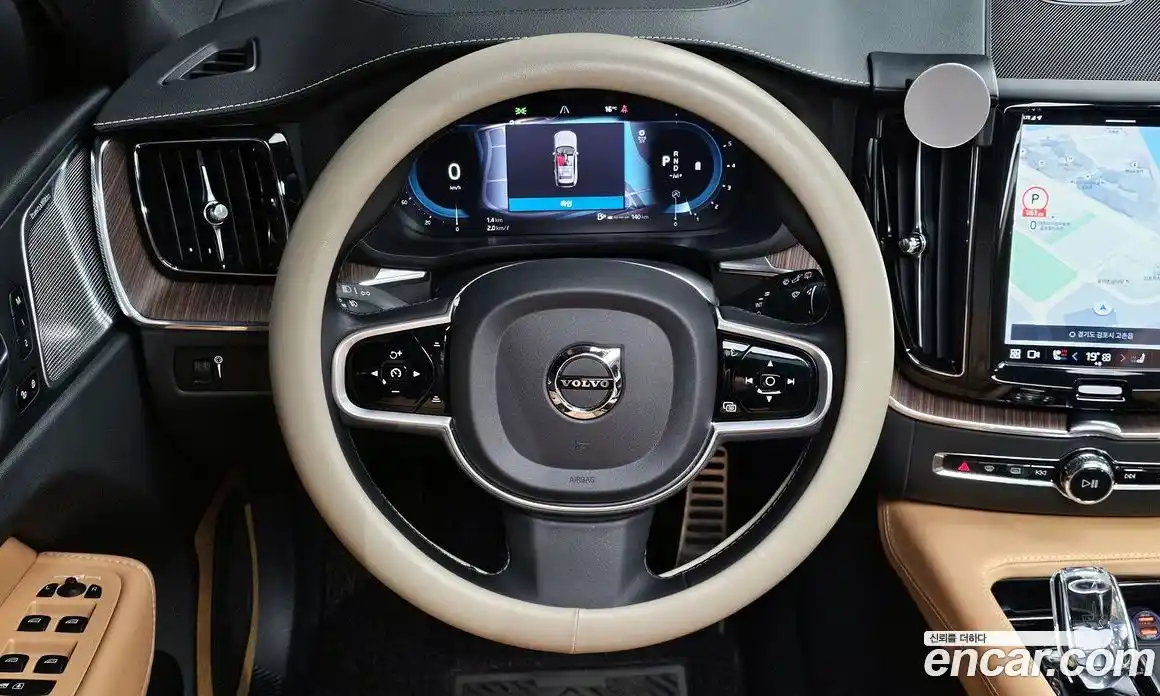 Volvo XC60 2022 2.0 Автомат в Москве № 212827, фото 13