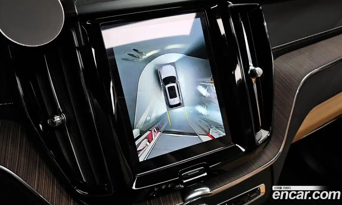 Volvo XC60 2022 2.0 Автомат в Москве № 212827, фото 16