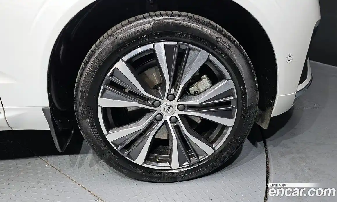 Volvo XC60 2022 2.0 Автомат в Москве № 212827, фото 5