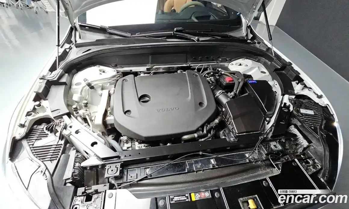 Volvo XC60 2022 2.0 Автомат в Москве № 212827, фото 6