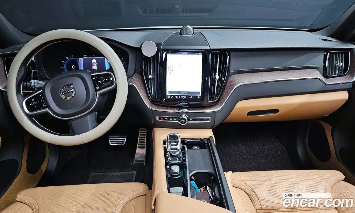 Volvo XC60 2022 2.0 Автомат в Москве № 212827, фото 7