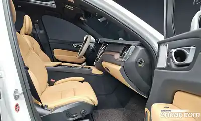 Volvo XC60 2022 2.0 Автомат в Москве № 212827, миниатюра 10