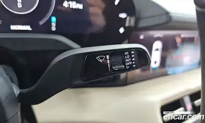 Porsche Taycan 2021 0.1 Автомат в Москве № 213169, миниатюра 6