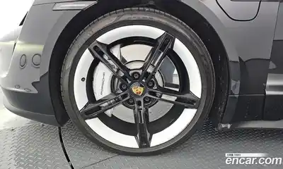 Porsche Taycan 2021 0.1 Автомат в Москве № 213169, миниатюра 9