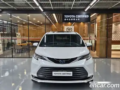 Toyota Sienna 2025 2.5 Вариатор в Москве № 215580, миниатюра 3