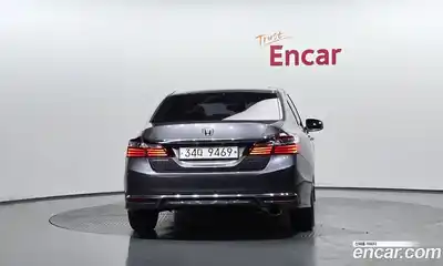 Honda Accord 2017 2.4 Автомат в Москве № 215693, миниатюра 9