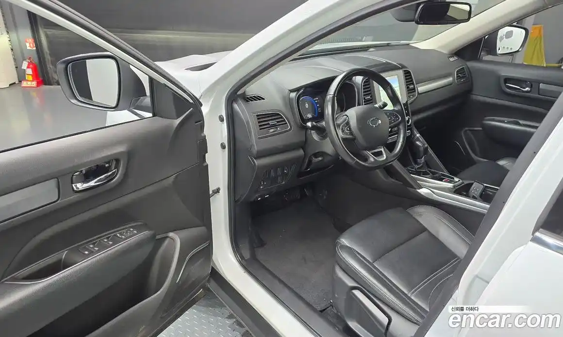 Renault QM6 2023 2.0 Автомат в Москве № 225643, фото 13