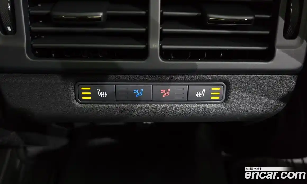 Land Rover Range-Rover Evoque 2025 2.0 Автомат в Москве № 231133, фото 17