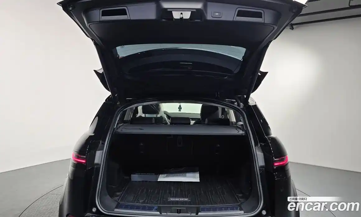 Land Rover Range-Rover Evoque 2025 2.0 Автомат в Москве № 231133, фото 19