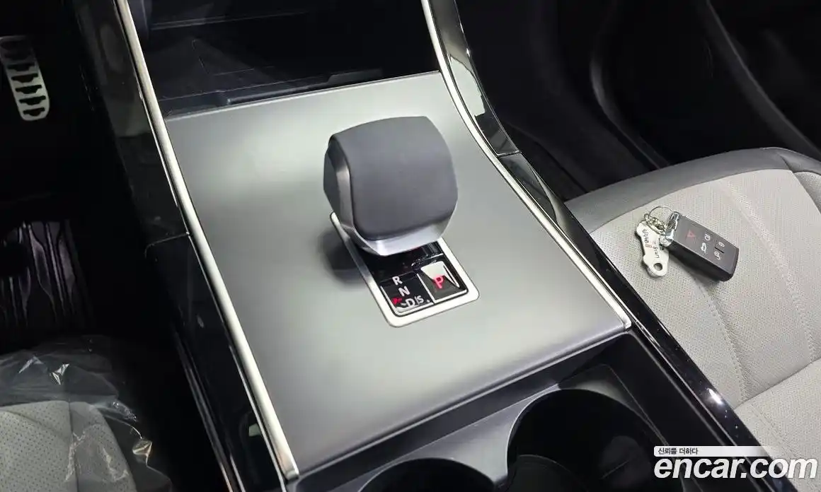 Land Rover Range-Rover Evoque 2025 2.0 Автомат в Москве № 231133, фото 8