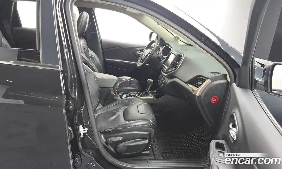 Jeep Cherokee 2016 2.2 Автомат в Москве № 232730, фото 5