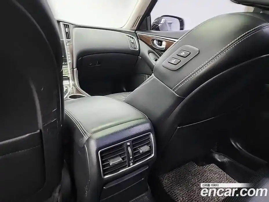 Infiniti Q50 2015 3.5 Автомат в Москве № 249130, фото 13