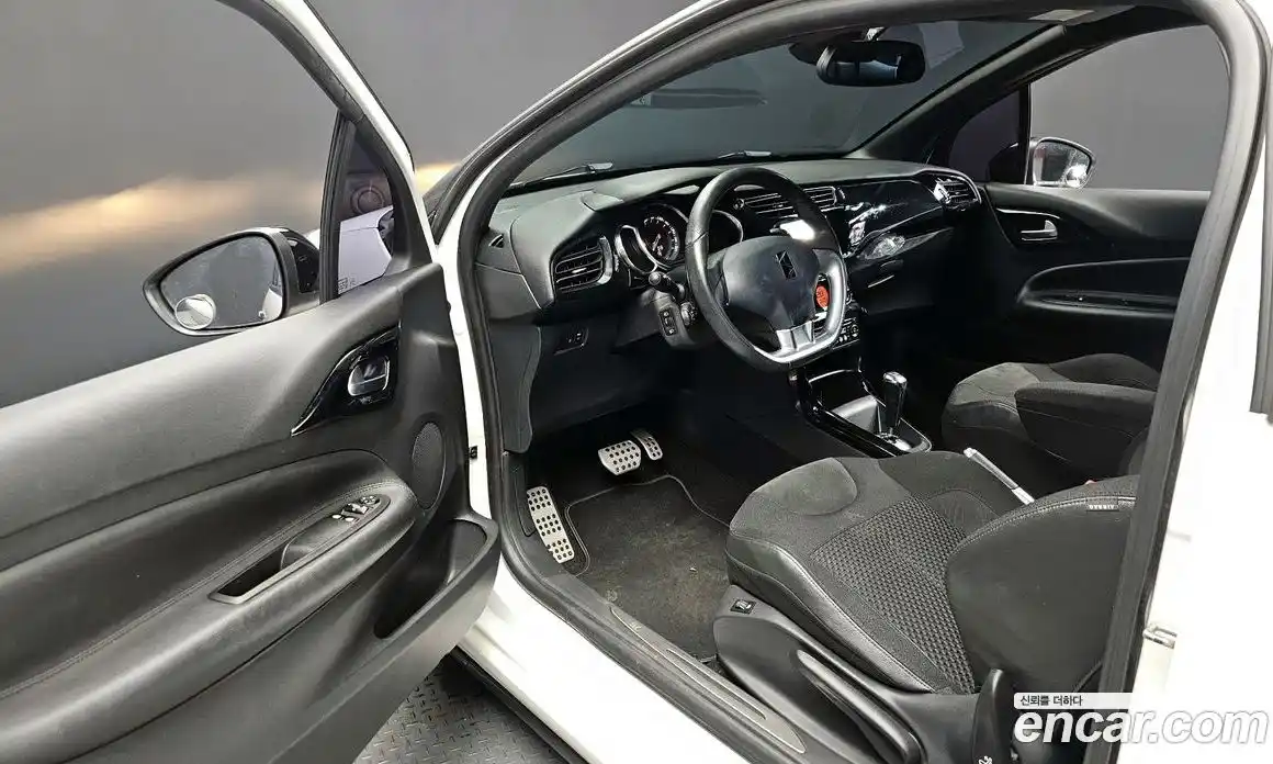 Citroen DS3 2014 1.6 Автомат в Москве № 256802, фото 11