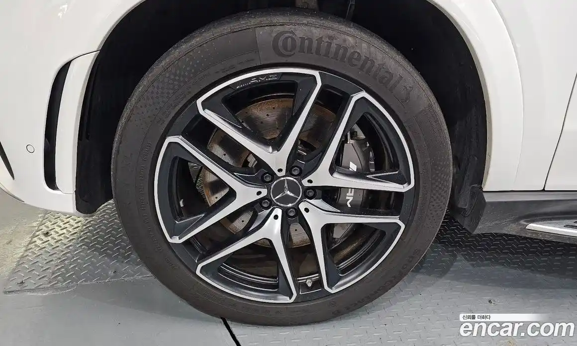 Mercedes-Benz GLE-Class 2023 3.0 Автомат в Москве № 262289, фото 19