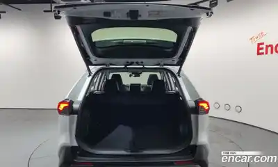 Toyota RAV4 2024 2.5 Автомат в Москве № 269271, миниатюра 3