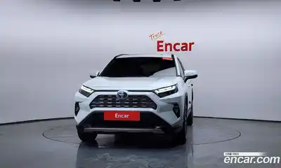 Toyota RAV4 2024 2.5 Автомат в Москве № 269271, миниатюра 9