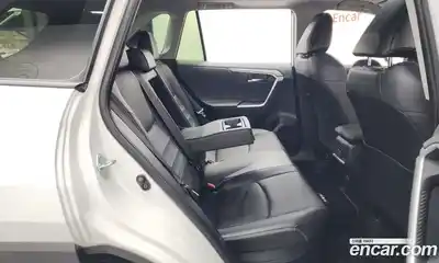 Toyota RAV4 2024 2.5 Автомат в Москве № 269271, миниатюра 10