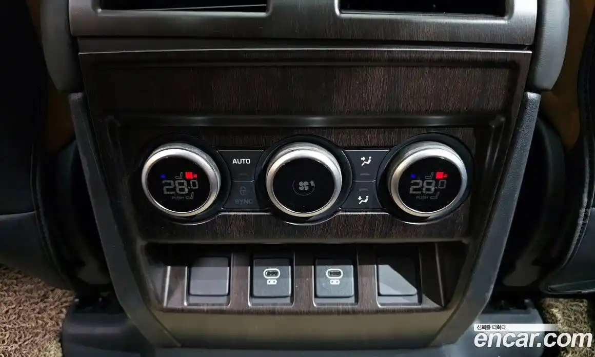 Land Rover Defender 2023 3.0 Автомат в Москве № 297904, фото 5