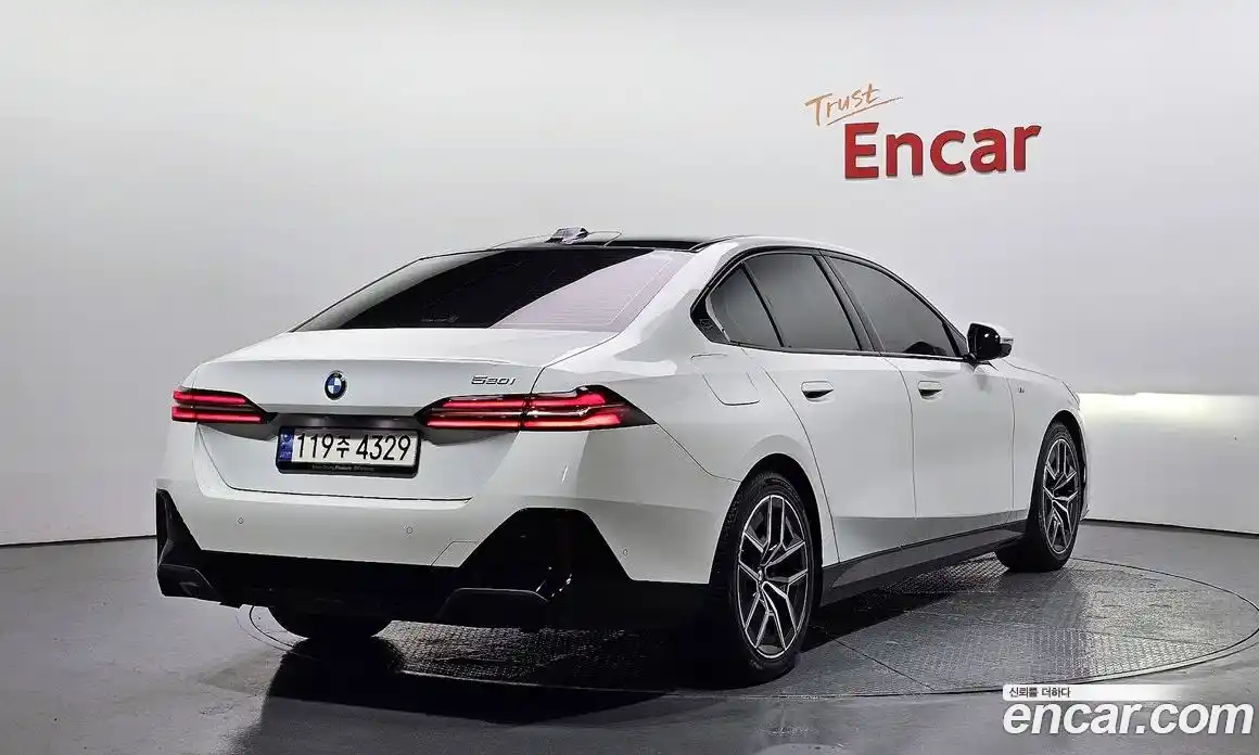 BMW 5-Series 2024 2.0 Автомат в Москве № 302770, фото 3