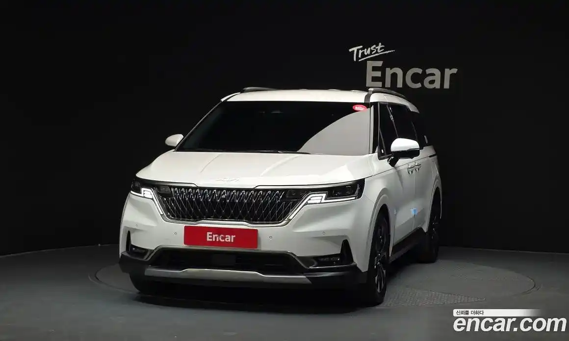 Kia Canival 2023 3.5 Автомат в Москве № 307111, фото 3