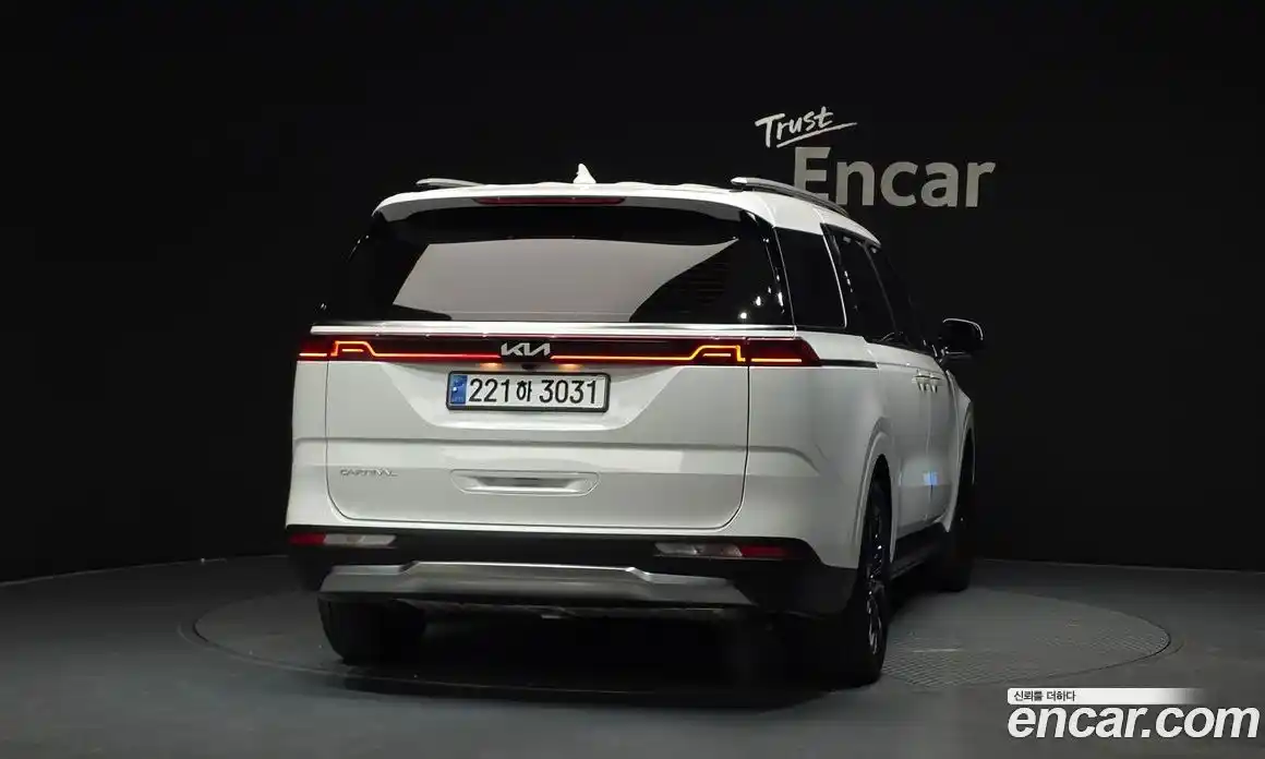 Kia Canival 2023 3.5 Автомат в Москве № 307111, фото 4