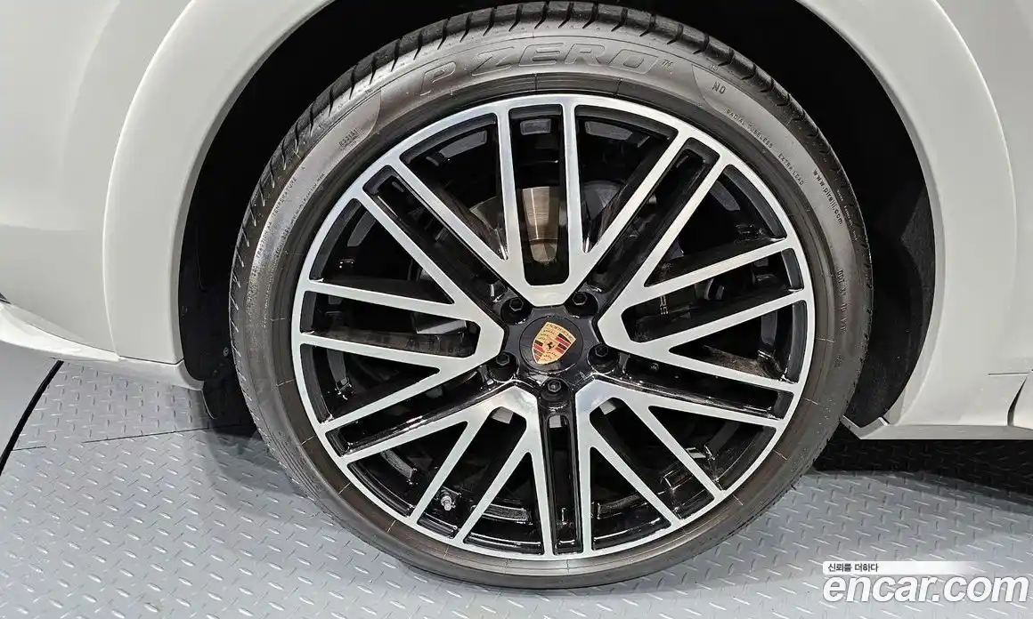 Porsche Cayenne 2023 3.0 Автомат в Москве № 312695, фото 12