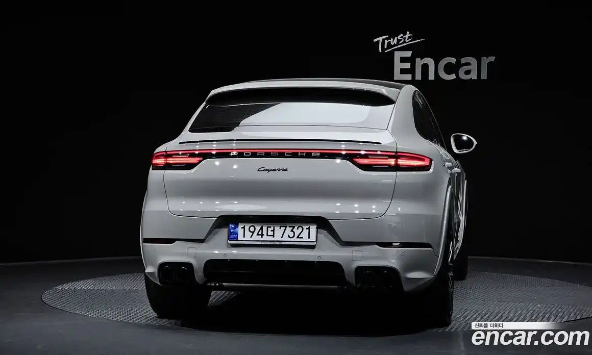 Porsche Cayenne 2023 3.0 Автомат в Москве № 312695, фото 14