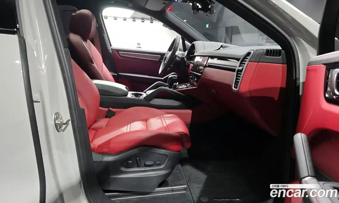 Porsche Cayenne 2023 3.0 Автомат в Москве № 312695, фото 17