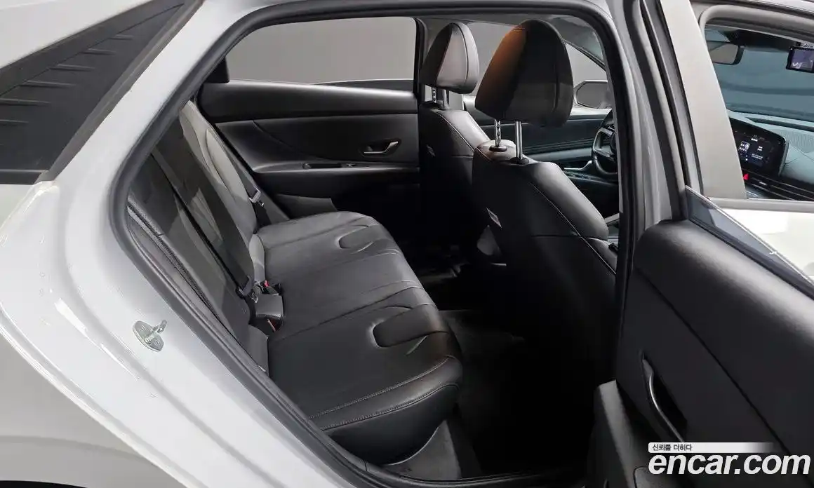 Hyundai Avante 2022 1.6 Автомат в Москве № 3570, фото 10