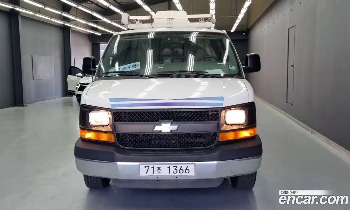 Chevrolet Express Van 2008 6.0 Механическая в Москве № 375164, фото 1