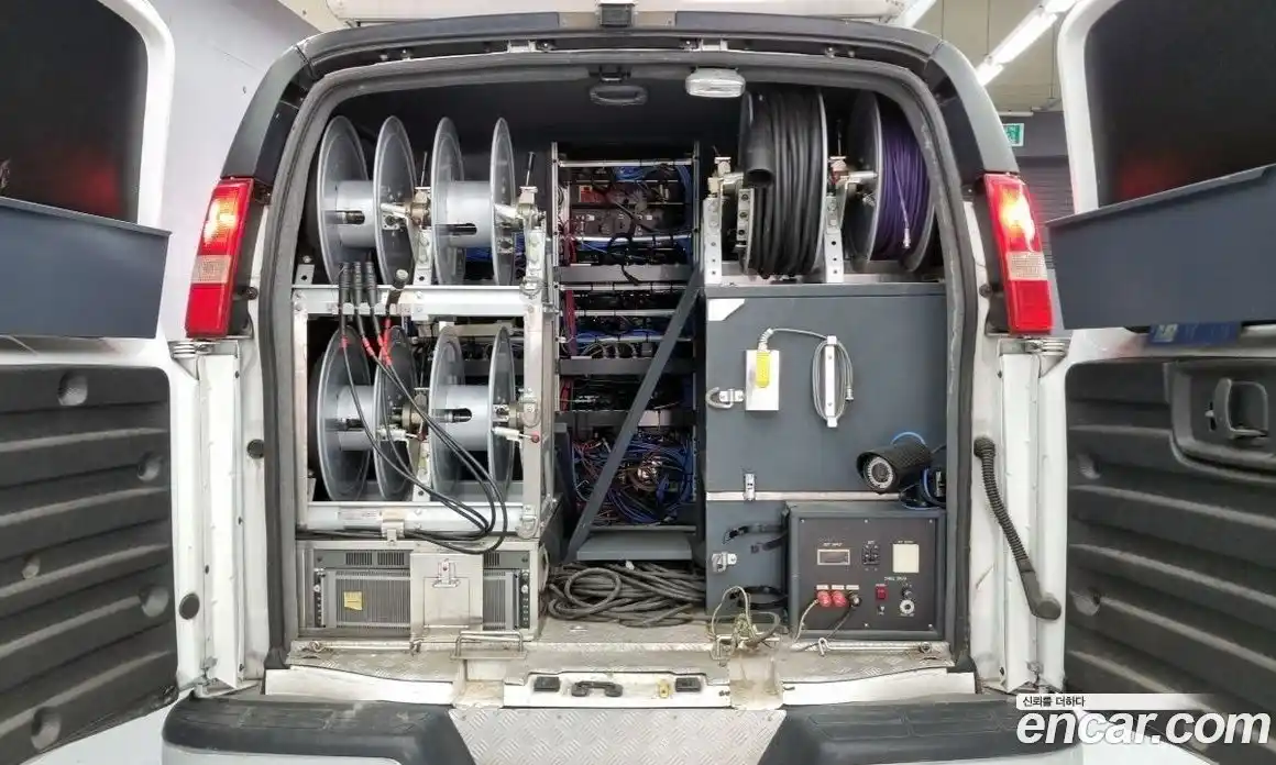 Chevrolet Express Van 2008 6.0 Механическая в Москве № 375164, фото 14