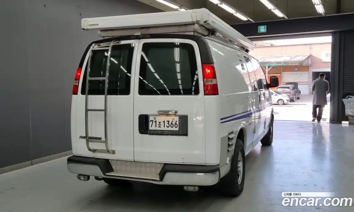 Chevrolet Express Van 2008 6.0 Механическая в Москве № 375164, фото 17