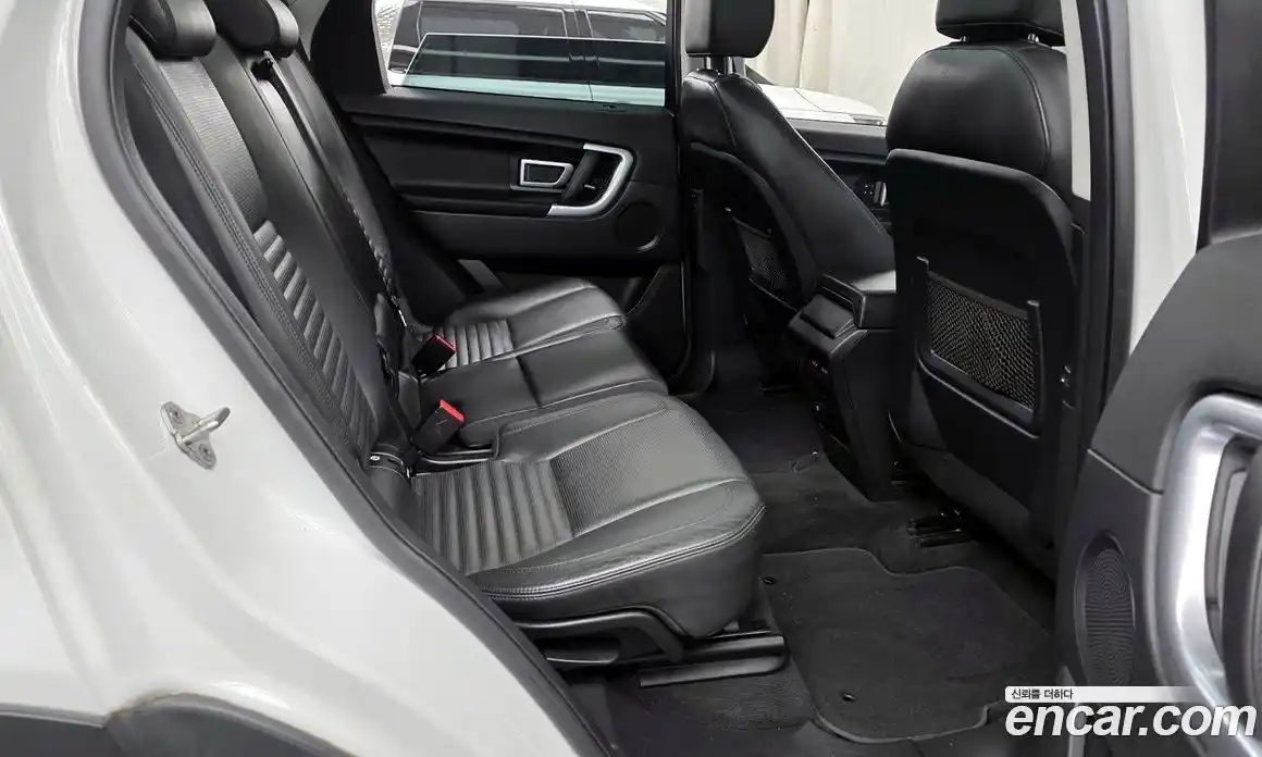 Land Rover Discovery Sport 2017 2.0 Автомат в Москве № 392481, фото 12