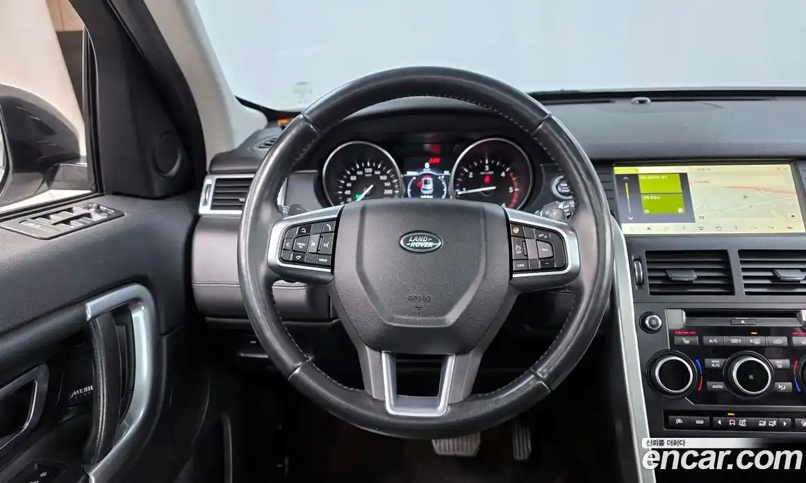 Land Rover Discovery Sport 2017 2.0 Автомат в Москве № 392481, фото 13