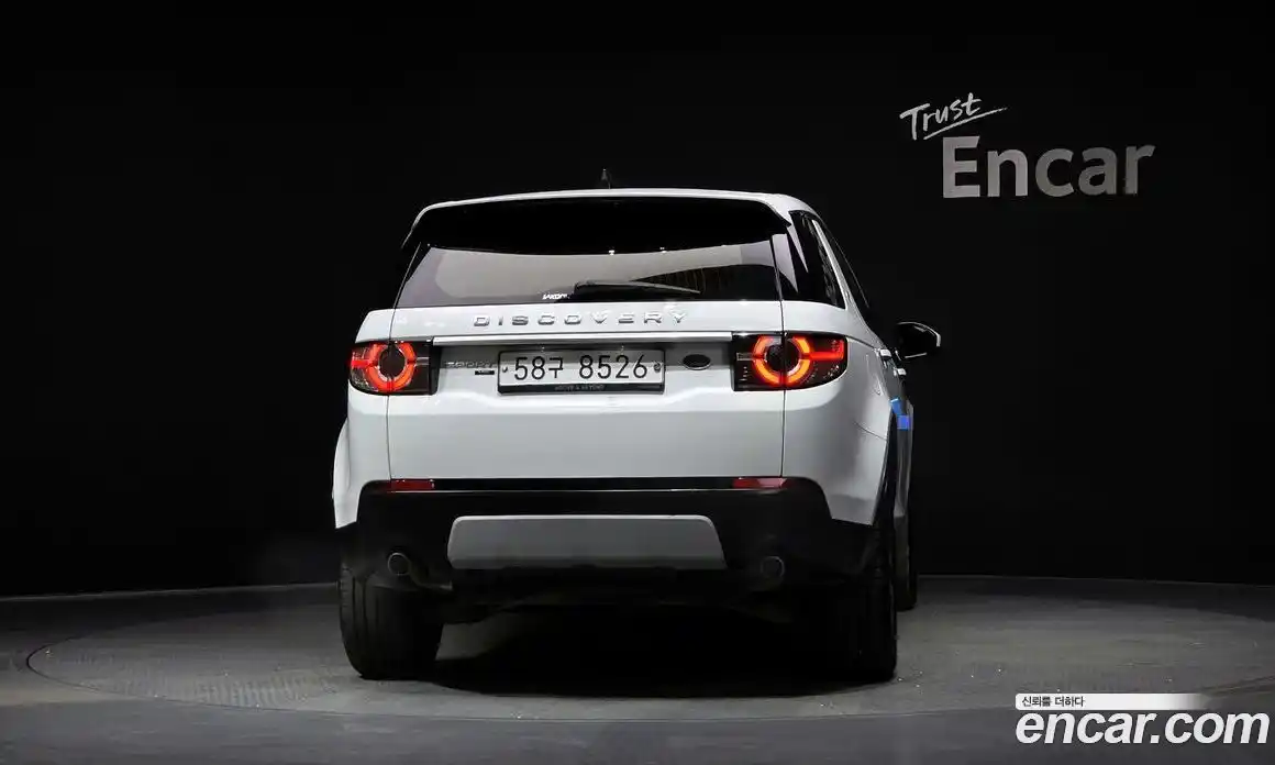 Land Rover Discovery Sport 2017 2.0 Автомат в Москве № 392481, фото 4