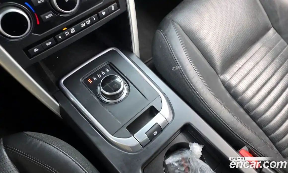 Land Rover Discovery Sport 2017 2.0 Автомат в Москве № 392481, фото 9