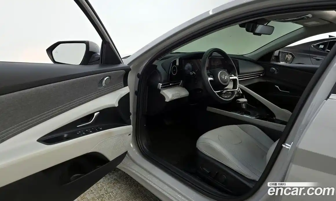 Hyundai Avante 2023 1.6 Автомат в Москве № 449461, фото 11