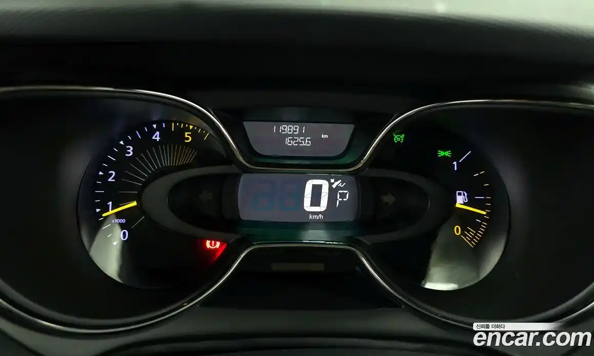 Renault QM3 2015 1.5 Автомат в Москве № 456007, фото 8