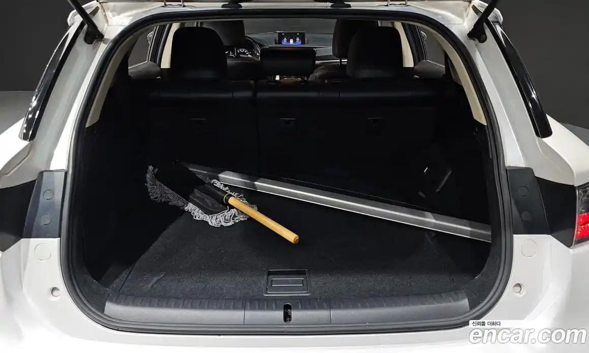 Lexus CT200h 2016 1.8 Автомат в Москве № 466114, фото 20