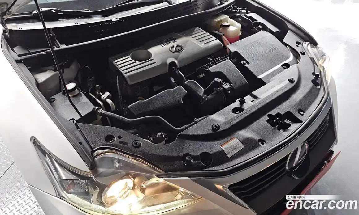 Lexus CT200h 2016 1.8 Автомат в Москве № 466114, фото 6