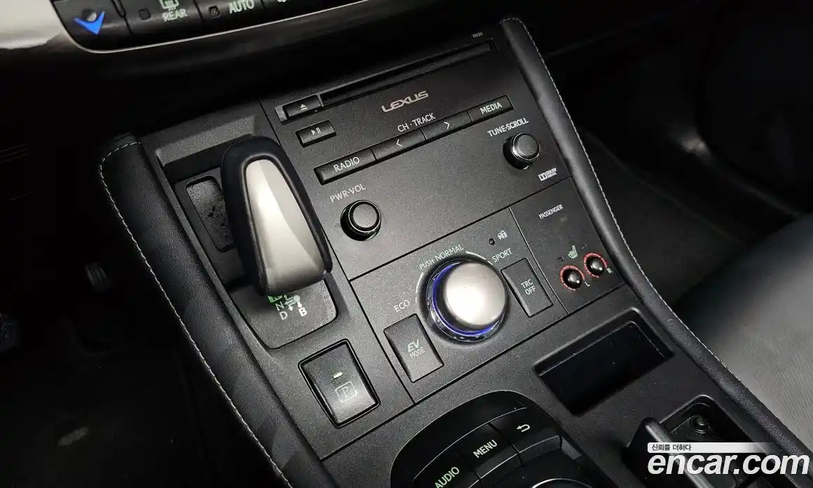 Lexus CT200h 2016 1.8 Автомат в Москве № 466114, фото 9