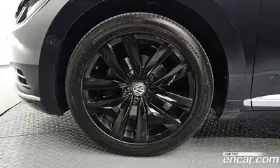 Volkswagen Arteon 2018 2.0 Автомат в Москве № 472290, миниатюра 5