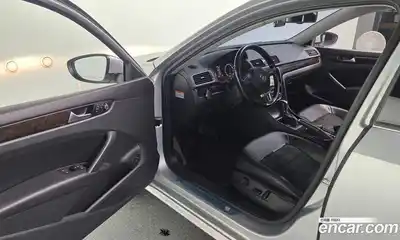 Volkswagen Passat 2015 2.0 Автомат в Москве № 472299, миниатюра 11