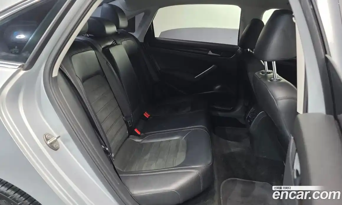 Volkswagen Passat 2015 2.0 Автомат в Москве № 472299, фото 12