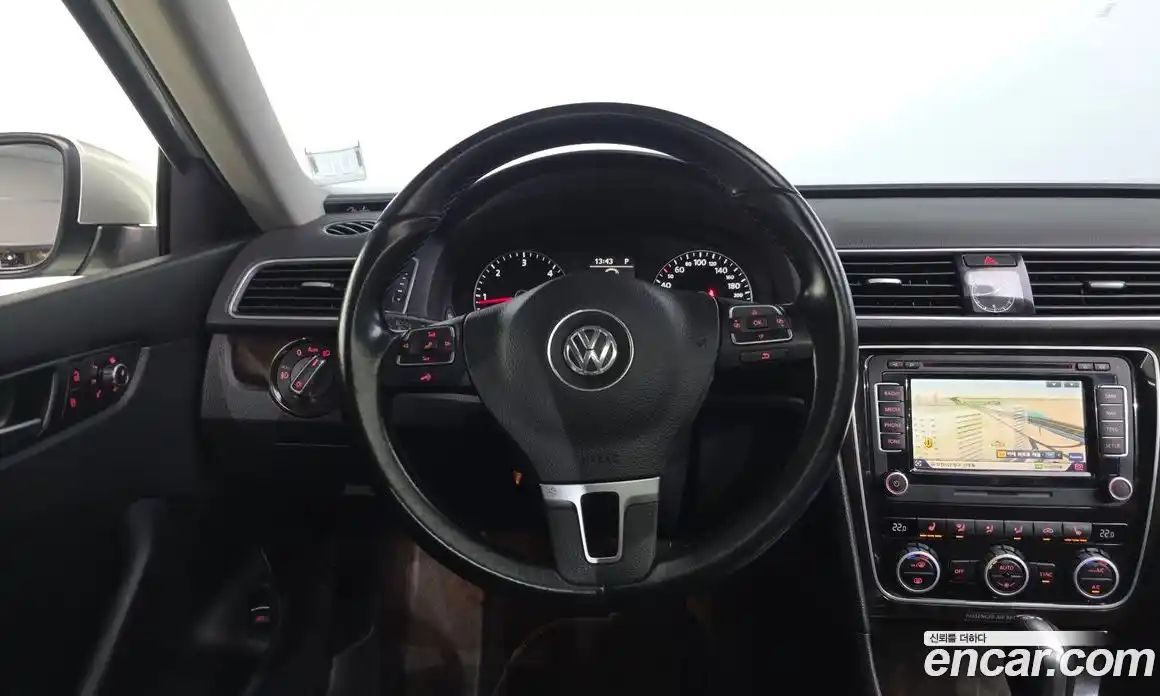 Volkswagen Passat 2015 2.0 Автомат в Москве № 472299, фото 13