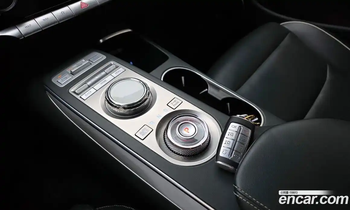 Genesis GV70 2022 0.1 Автомат в Москве № 58240, фото 14