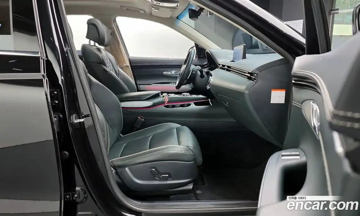 Genesis GV70 2022 0.1 Автомат в Москве № 58240, фото 4