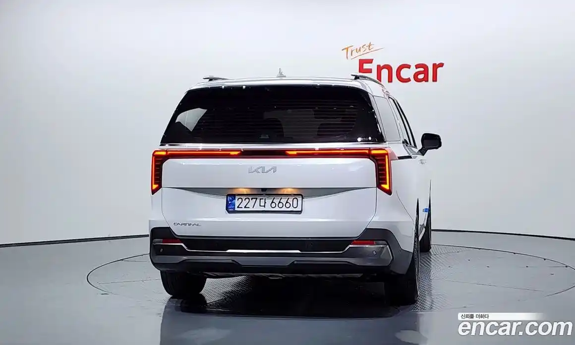 Kia Canival 2024 2.2 Автомат в Москве № 102166, фото 6