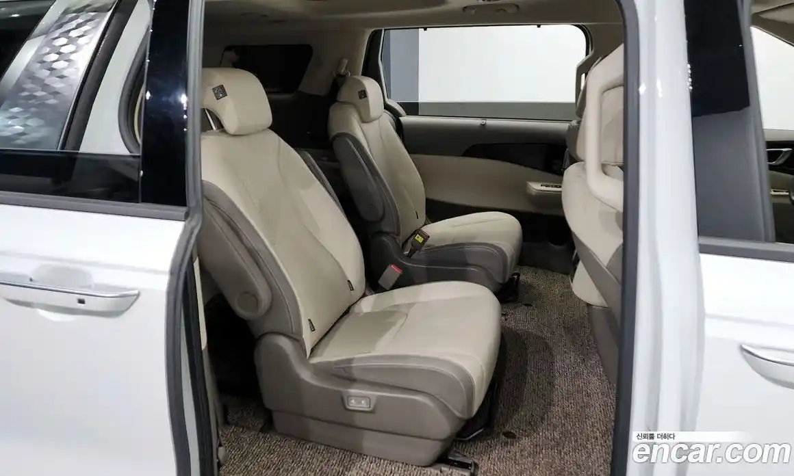 Kia Canival 2024 2.2 Автомат в Москве № 102166, фото 8