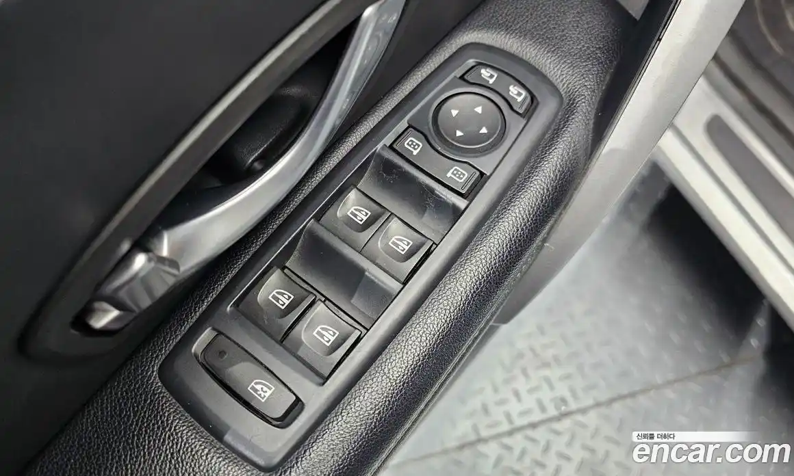 Renault SM3 2010 1.6 Автомат в Москве № 106142, фото 15